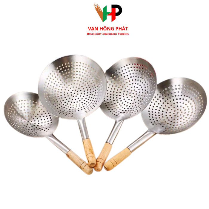 Vá Xào Inox Có Lỗ Cán Gỗ